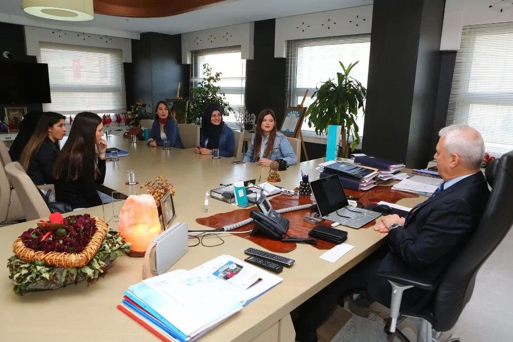 Öğrenciler Nilüfer Belediyesinin Hizmetlerini İnceledi