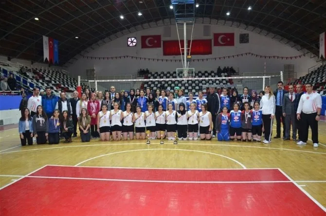 Okullar Arası Genç Kızlar Voleybol Müsabakaları Sona Erdi