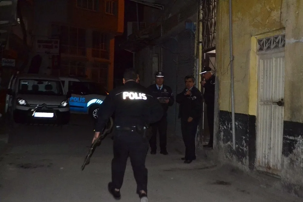 Osmaniyede Kahvehanede Silahlı Kavga: 2 Ölü, 2 Yaralı