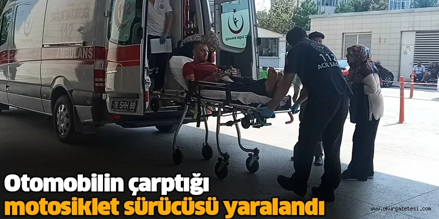 Otomobilin çarptığı motosiklet sürücüsü yaralandı