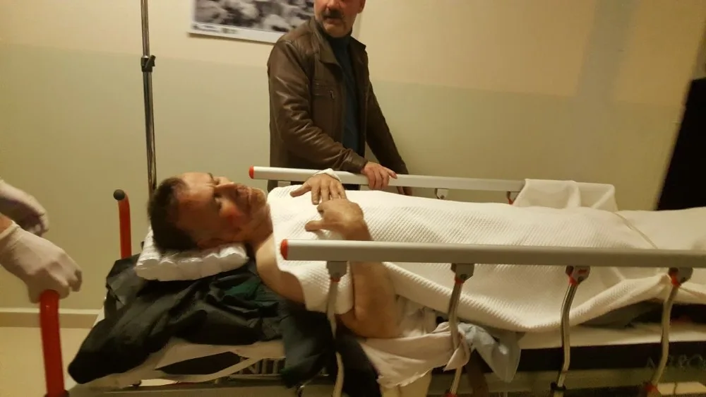 Otomobilin Çarptığı Traktör Şarampole Uçtu