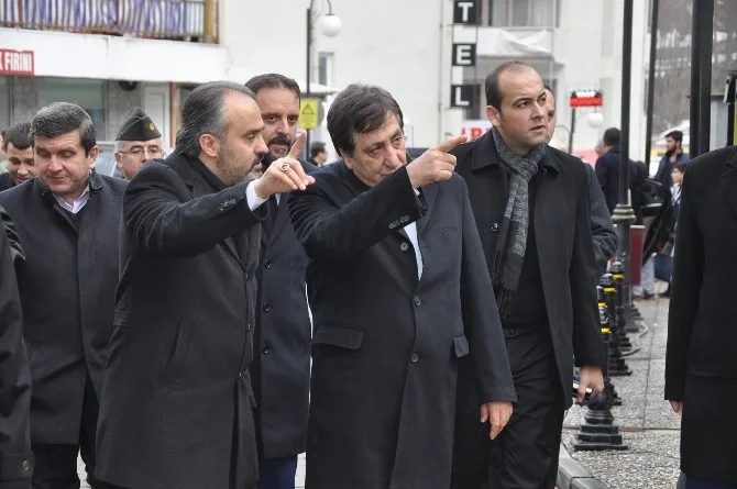 Oylattaki Viraneye Vali El Attı