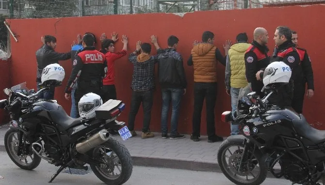 (Özel Haber) Adanada Galatasaraylı Taraftarlara Saldırı