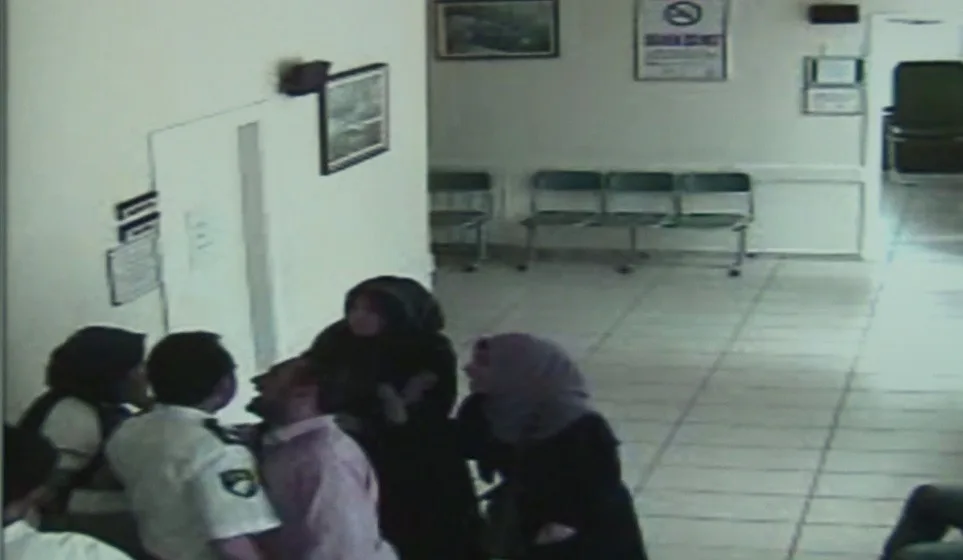 (Özel Haber) Bayan Doktora Yumruk Atıp Makasla Saldıran Zanlı Tutuklandı
