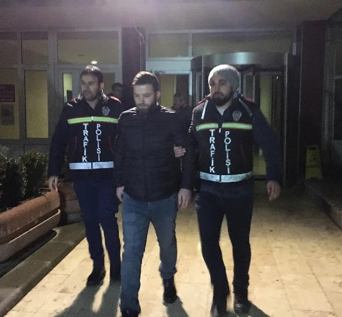 (Özel Haber) E-5Te Makas Atarak Zincirleme Kazaya Yol Açan Sürücüye Gözaltı