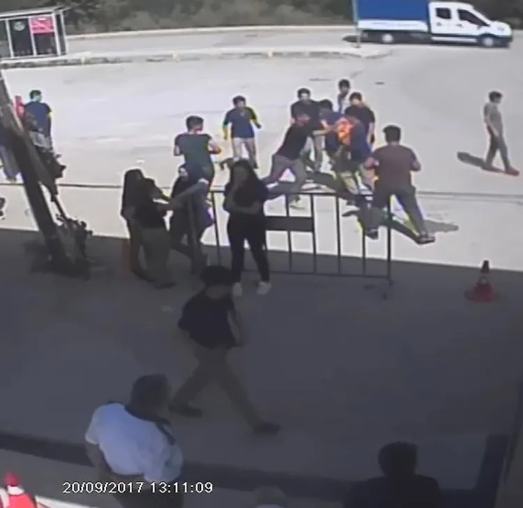 (Özel Haber) Lise Öğrencisi Okulda Alev Alev Yandı