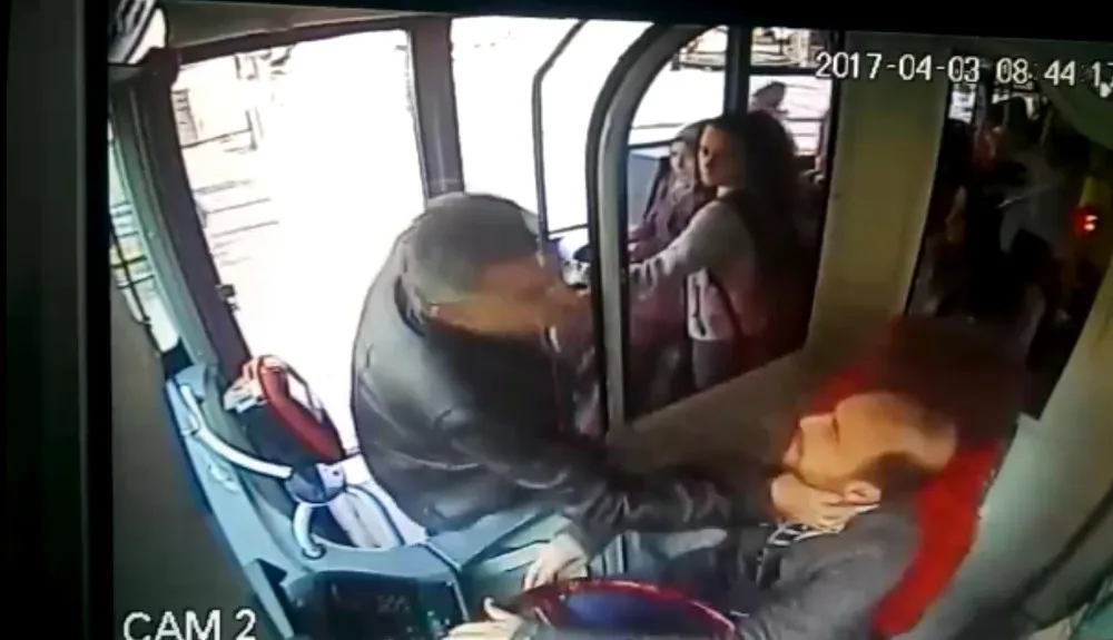 (Özel Haber) Otobüs Şoförüne Saldırı Güvenlik Kamerasında