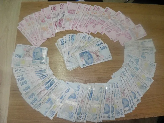 (Özel Haber) Sahte Polisler Fetö Bahanesiyle Parayı Camdan Alırken Yakalandı