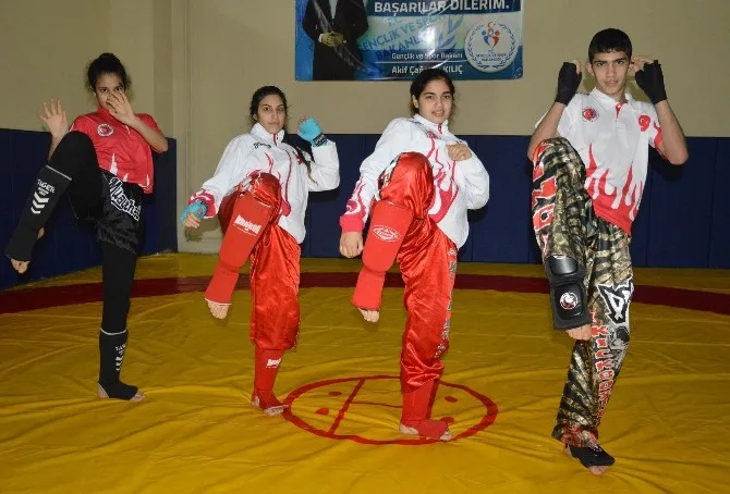 (Özel Haber) Surdaki Yıkım Kardeşlerin Şampiyonluğuna Engel Olamadı