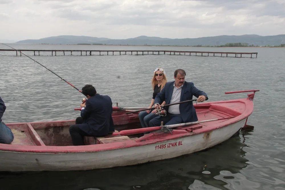 (Özel Haber) Turizmci Balık Avlıyor
