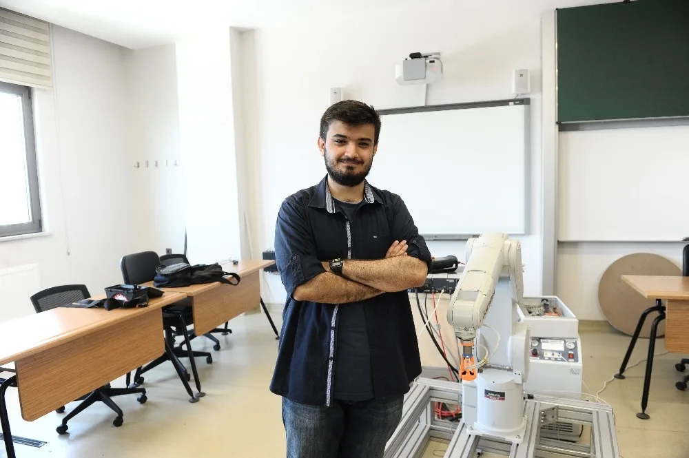 (Özel Haber) Üniversite Öğrencisi Robot Kol Yaptı