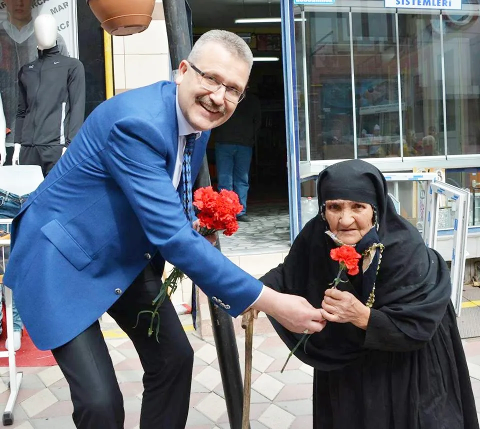 Özkan: “Yaşlılar Toplumun Rehberidir”