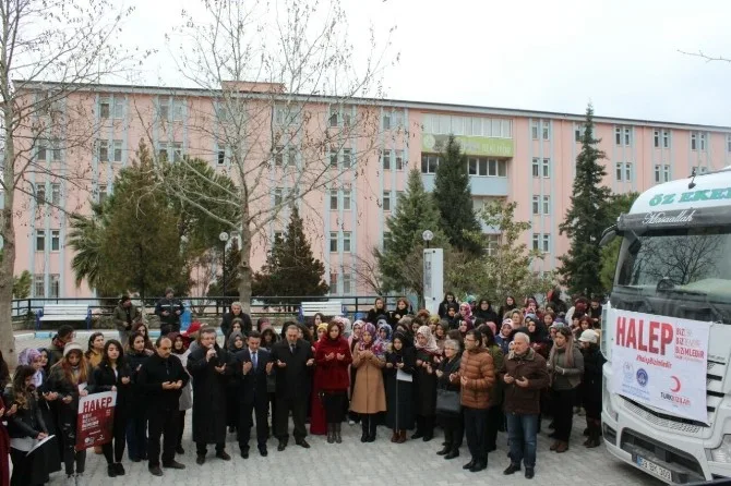 Pamukkale Üniversitesi Öğrencilerinden Halepe 3 Yardım Tırı