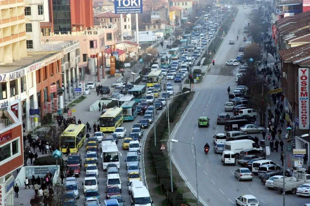 Pazar Günü Bu Meydan 11 Saat Trafiğe Kapalı