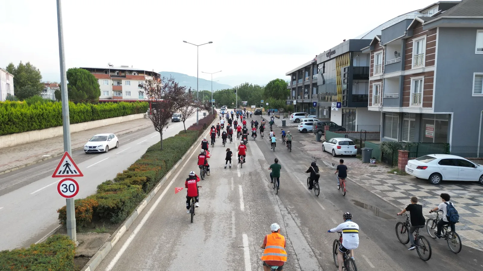 İnegöl’de bisikletle şehir turu