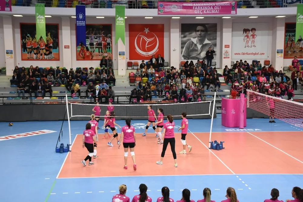 Pembe File İle Kansere Dikkat Çektiler