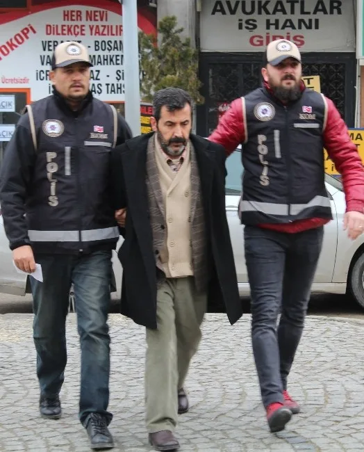 Pkk İçindeki Devlet Ajanlarının Listesini Pkkya Sızdırdığı Öne Sürülen Fetöcü Adliyeye Sevk Edildi