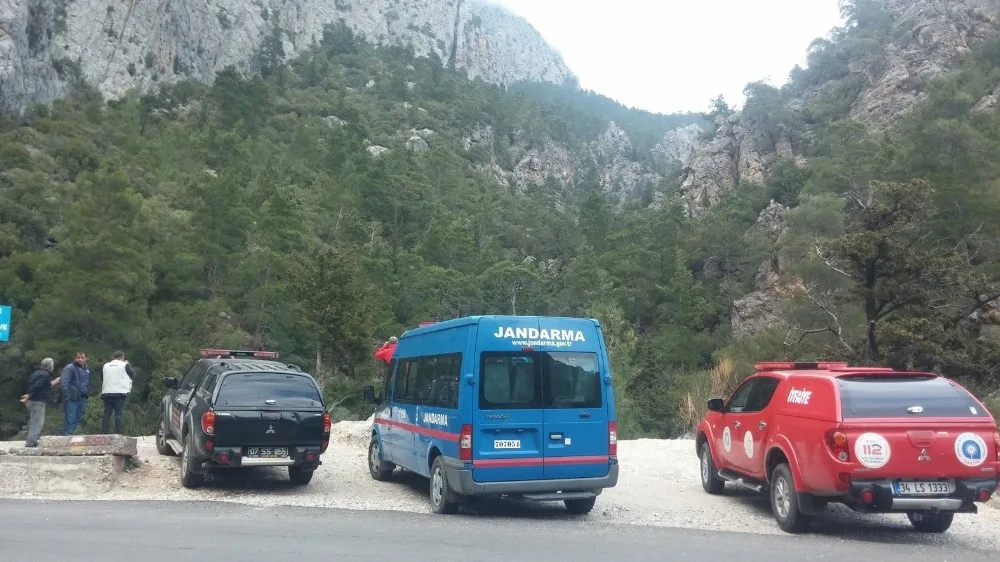 Portakal Toplamaktan Sıkıldık Deyip Dağa Çıktılar, Mahsur Kaldılar
