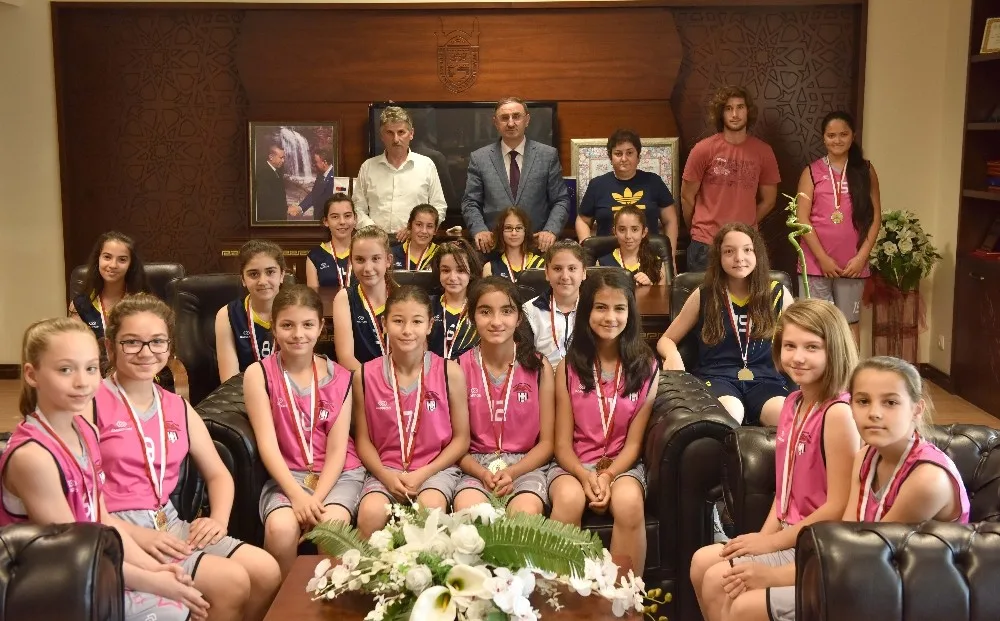 Potanın Yıldızları Kupalara Ambargo Koydu