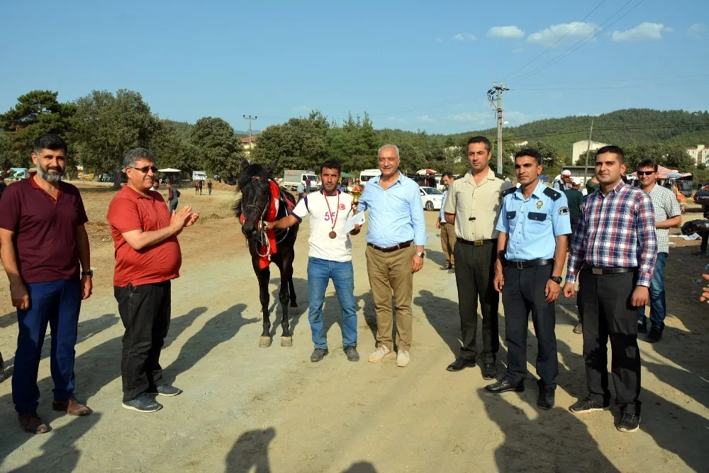 Rahvan Atlar Orhanelinde Yarıştı