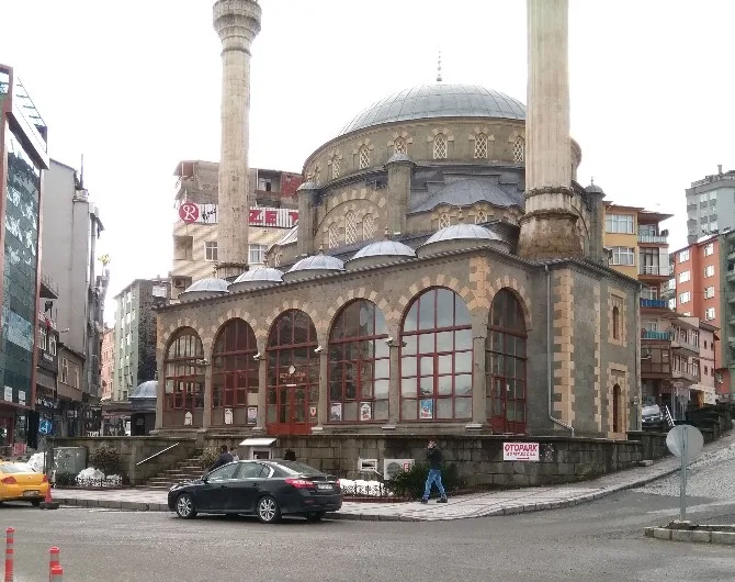 Rizede Hırsızlar Camiye Dadandı