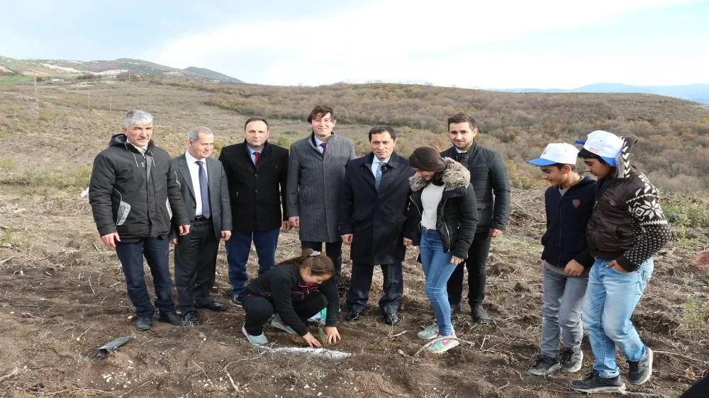 Roman Öğrenciler Fidan Dikti