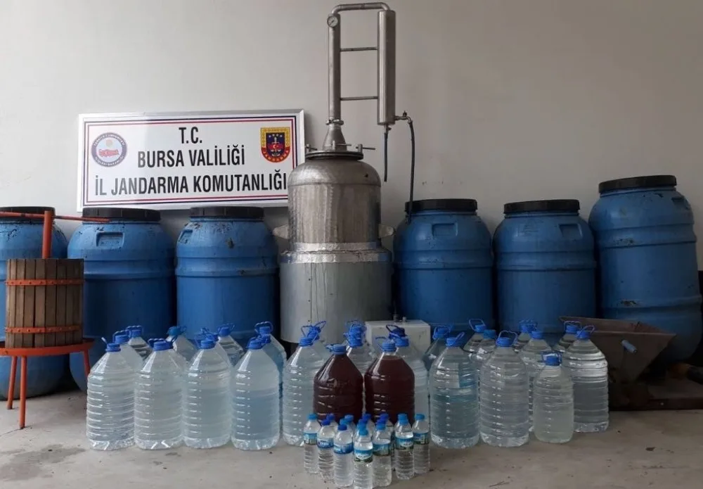 Sahte İçki Üreticisine Şafak Baskını