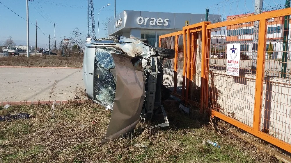 Sakaryada Trafik Kazası: 3 Yaralı