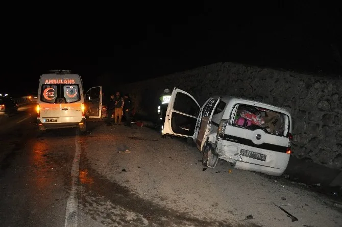 Sakaryada Zincirleme Trafik Kazası: 8 Yaralı