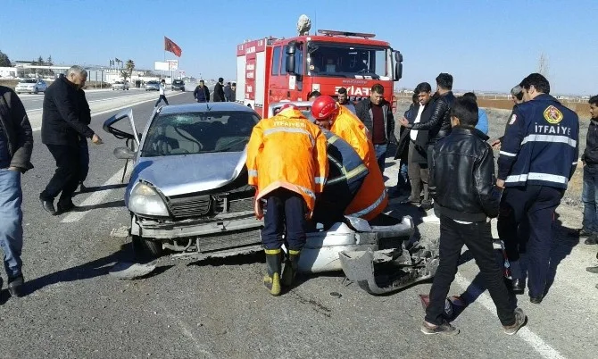 Şanlıurfada Trafik Kazası: 3 Yaralı