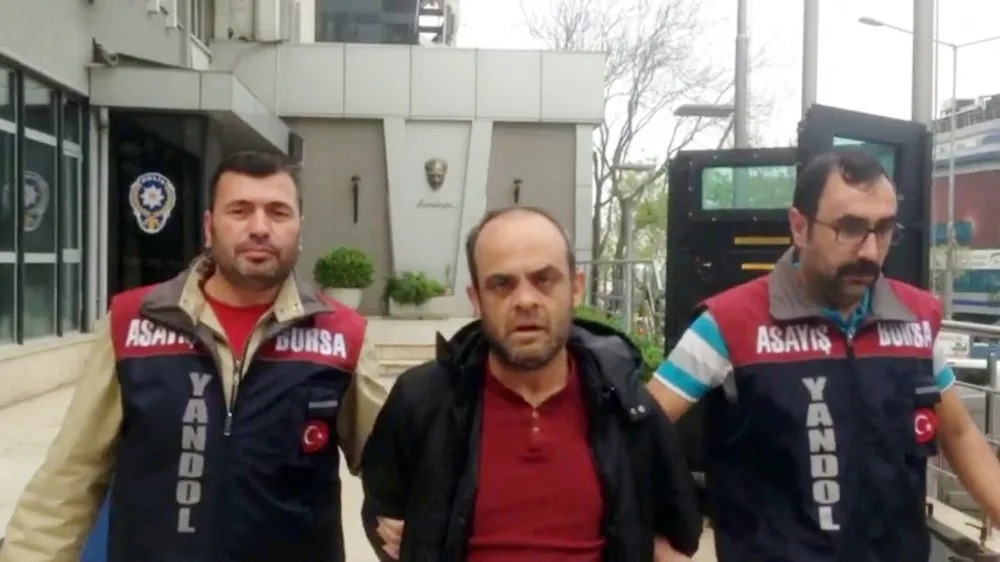 Sara Nöbeti Geçiren Adama Yardım Bahanesiyle Yaklaşıp, Parasını Çaldı