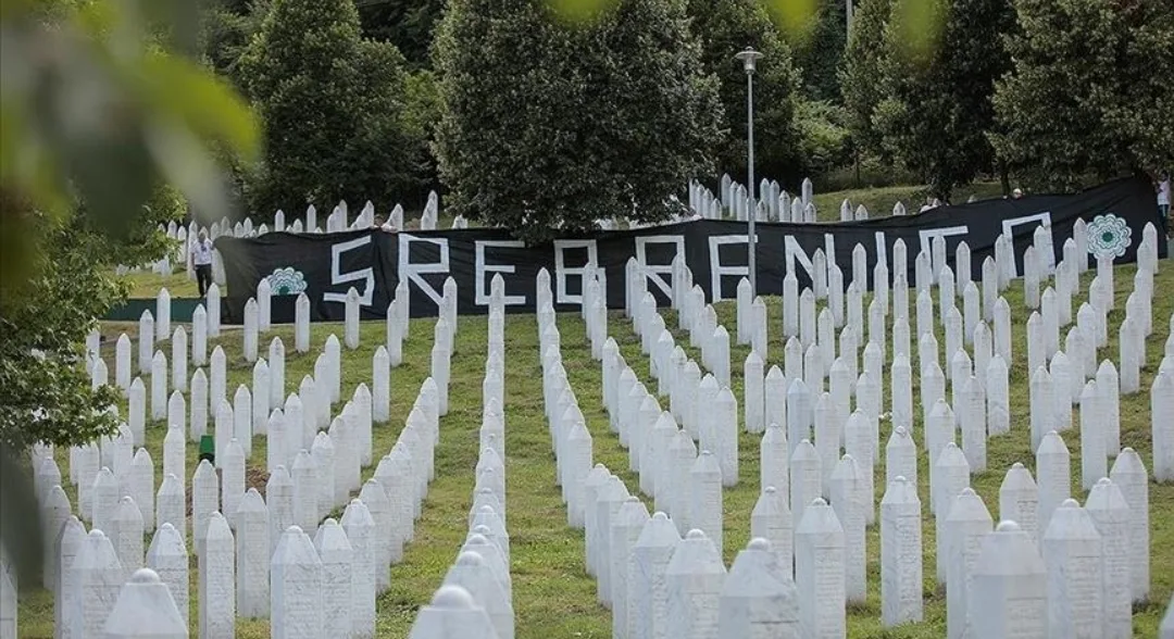 Srebrenitsa'da öldürülen yüzlerce kurbanın cesedine hala ulaşılamadı