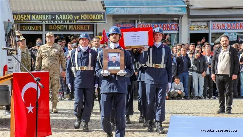 Şehit Uzman Çavuş İbrahim Han memleketi Van'da son yolculuğuna uğurlandı