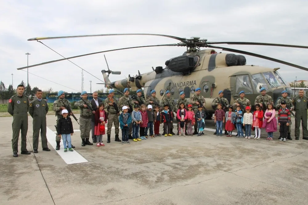 Şehit Ve Köy Çocukları Helikoptere Bindi, Unutulmaz Bir Gün Yaşadı
