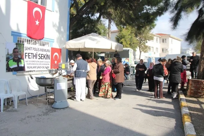 Şehitler İçin Urlada Lokma Döküldü