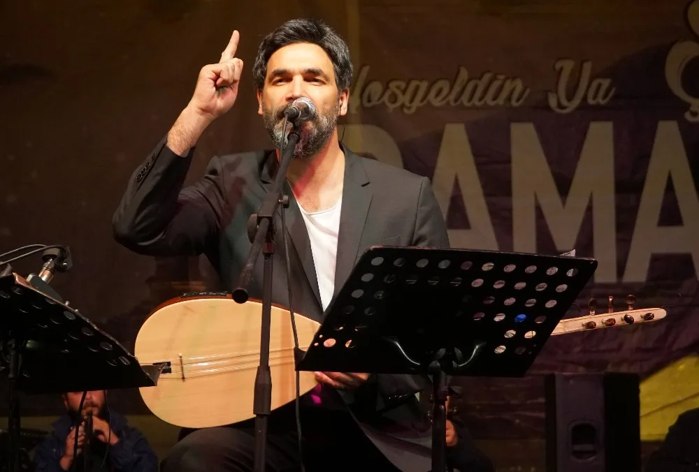 Şehr-İ Ramazana Uğur Işılak İmzası