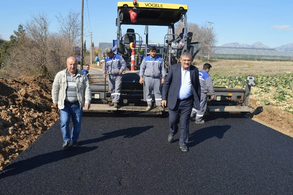 Serikte Grup Yolları Sıcak Asfaltla Kaplanıyor