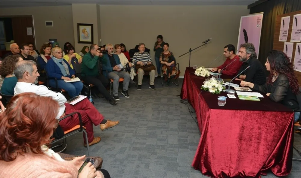 Şiir Tutkunları Dünya Şiir Gününde Buluştu