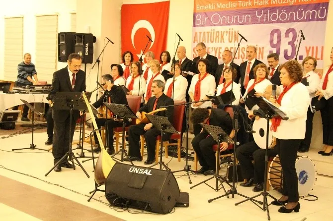 Sökede Emeklilerden Atatürkün Anısına Thm Konseri