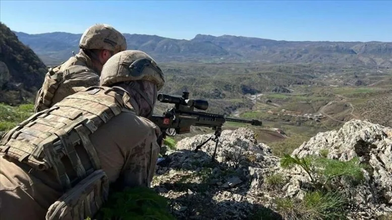 Son Dakika! Bakan Akar paylaştı: Şehitlerimizin kanı yerde kalmadı, mağaraya düzenlenen operasyonda çok sayıda terörist öldürüldü