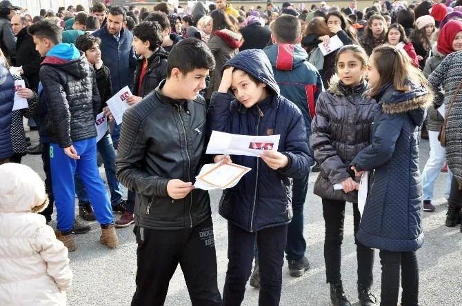 Sorgunda Öğrenciler Karne Heyecanı Yaşadı