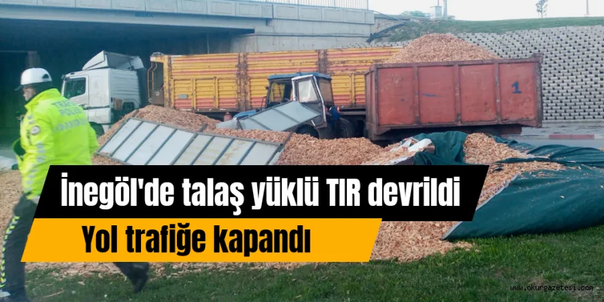 Talaş yüklü Tırköprülü kavşağı kapattı