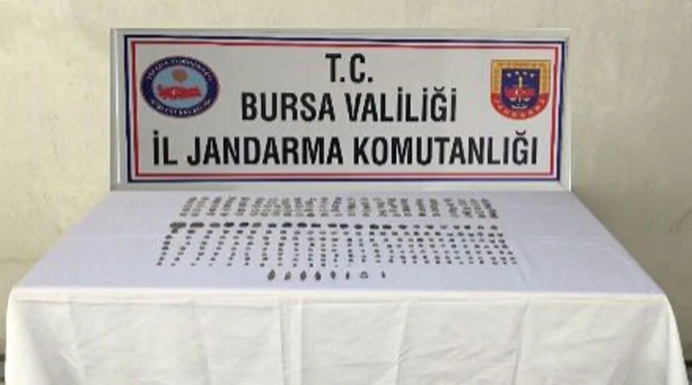 Tarihi Eserleri Satamadan Yakalandılar