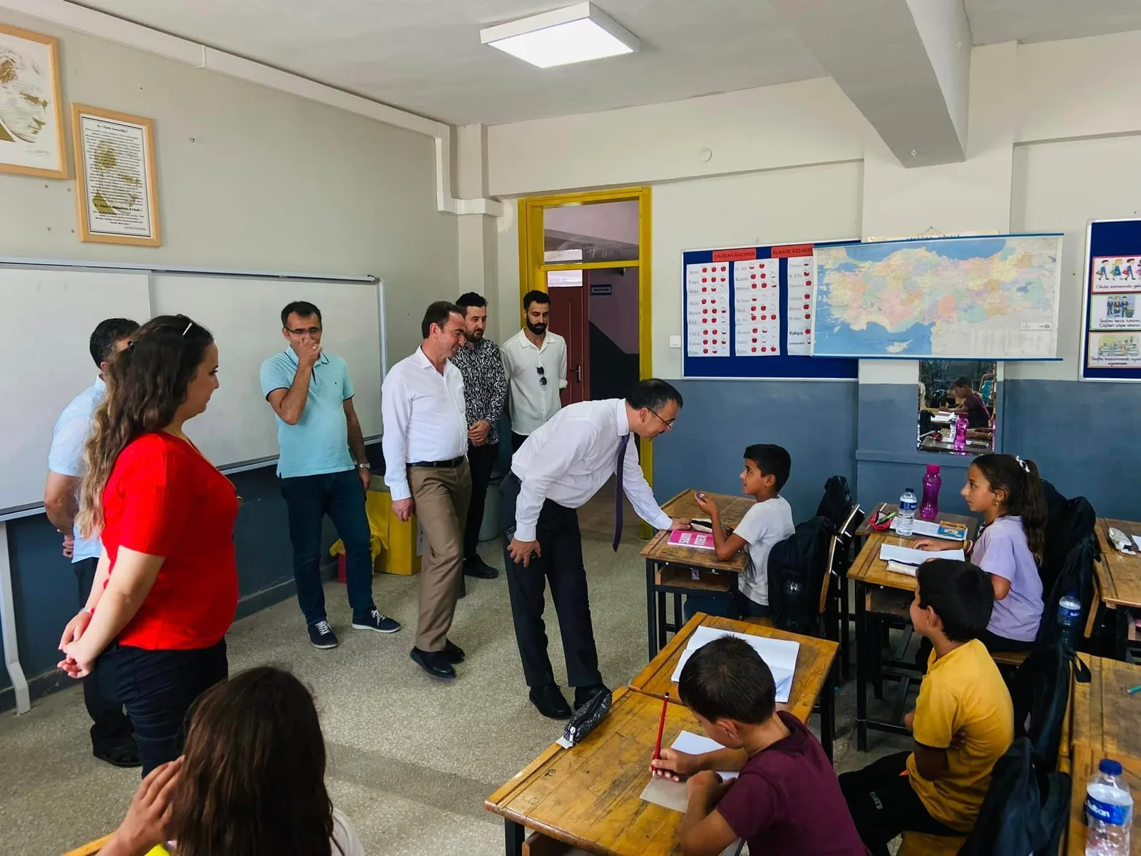 İnegöl’deki tarım işçisi ailelerin çocukları Hem öğreniyor hem de eğleniyorlar