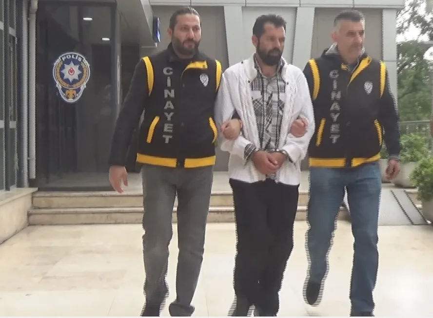 Tartıştığı Karısını Boğarak Öldürmeye Kalkıştı