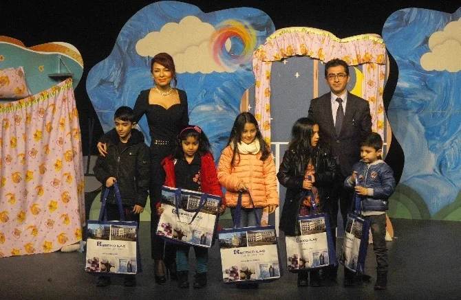 Tatili Fırsat Bilen Çocuklardan, Berfunun Rüyası İsimli Tiyatro Gösterisine Yoğun İlgi