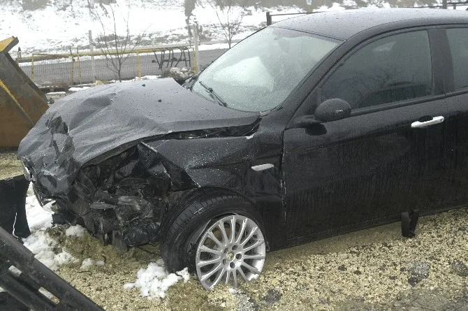 Tekirdağda Kontrolden Çıkan Araç Karşı Şeride Geçti: 3 Yaralı