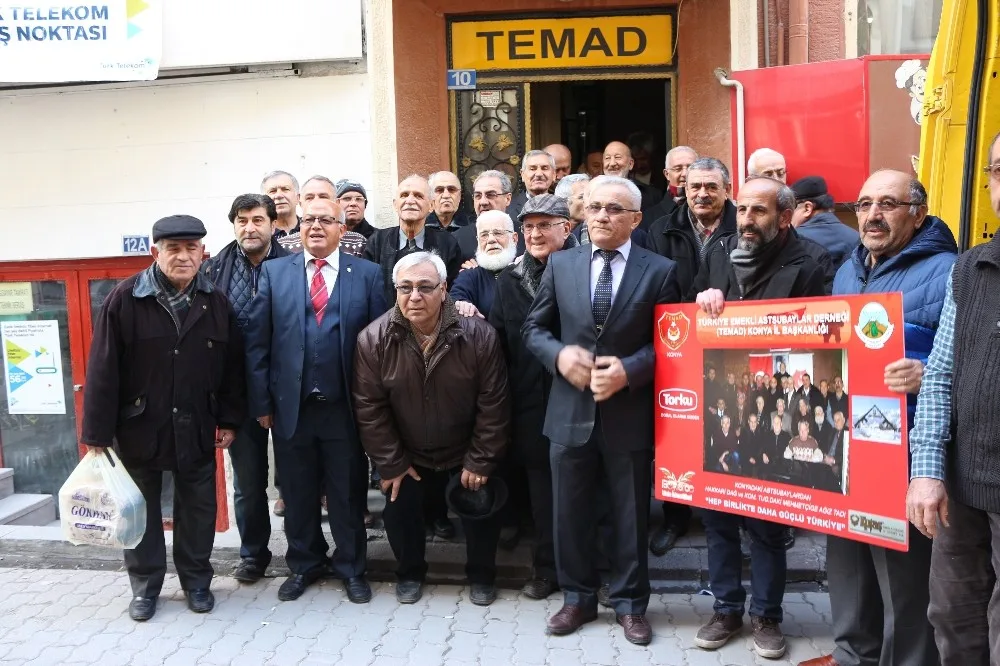 Temaddan Hakkarideki Komandolara Hediye