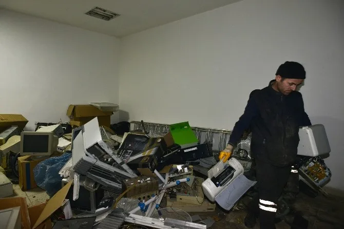 Tepebaşı Belediyesinin Elektrikli Ve Elektronik Atıklar Konusundaki Çalışmaları