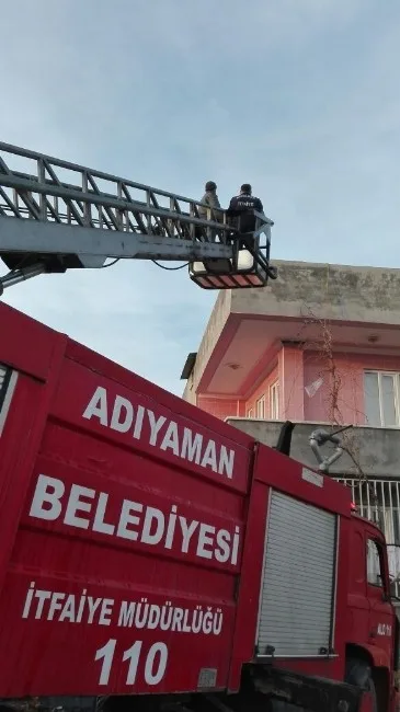 Terasta Mahsur Kalan Şahıs Kurtarıldı